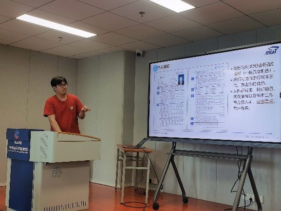 说明: 人们在看台上的人在房间里中度可信度描述已自动生成 说明: 人们在看台上的人在房间里中度可信度描述已自动生成