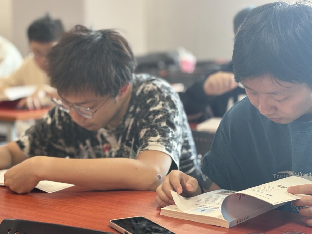 说明: 第二期红色读书会Image_1713953756016 说明: 第二期红色读书会Image_1713953756016
