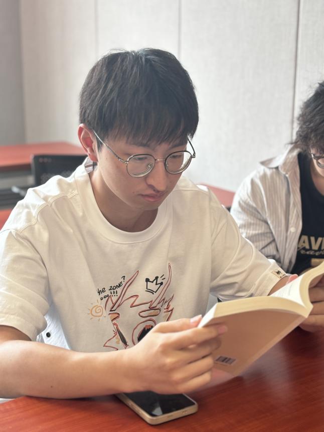 说明: 第二期红色读书会Image_1713953716858 说明: 第二期红色读书会Image_1713953716858