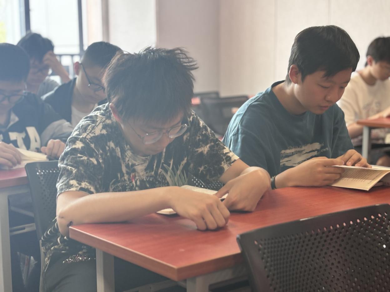 说明: 第二期红色读书会Image_1713953730615 说明: 第二期红色读书会Image_1713953730615